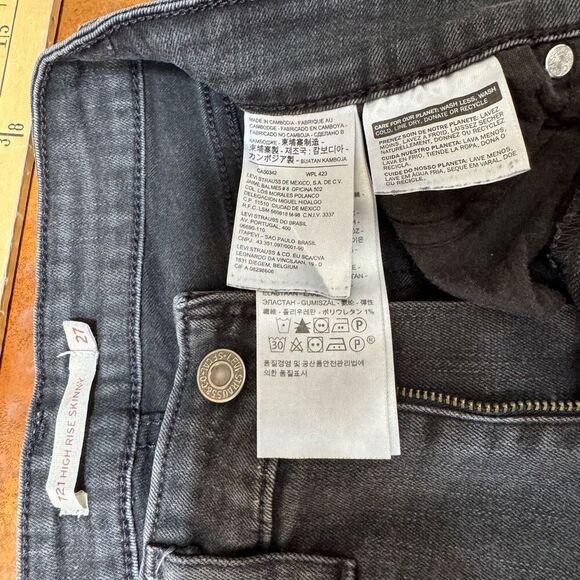 Levi’s (27 / 4) 721 High Rise Skinny Black Jeans - Classic Stretch Fit - Picture 5 of 6